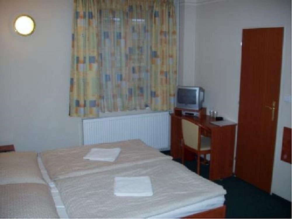 Hotel U Hvezdy ปราก ภายนอก รูปภาพ